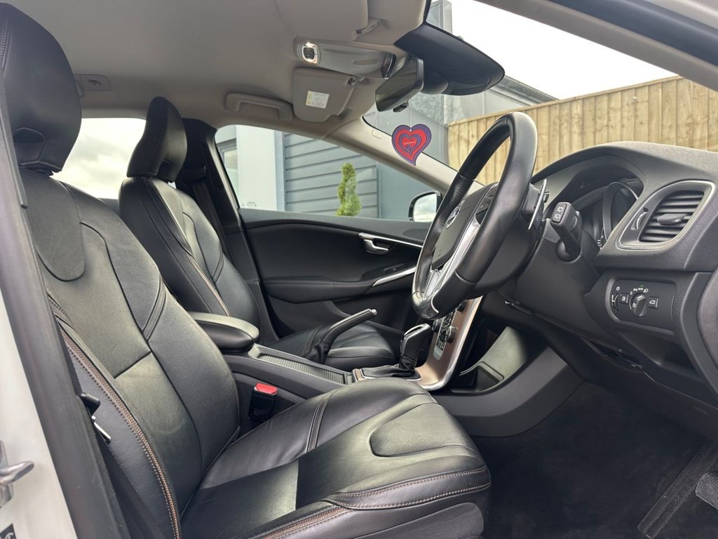 Used Volvo V40 Cross Country 2016 for sale - 76118488: Photo 6