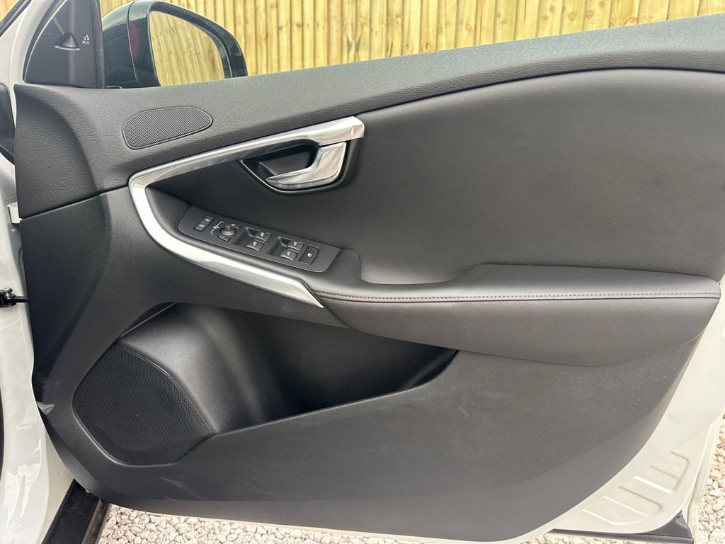 Used Volvo V40 Cross Country 2016 for sale - 76118488: Photo 8