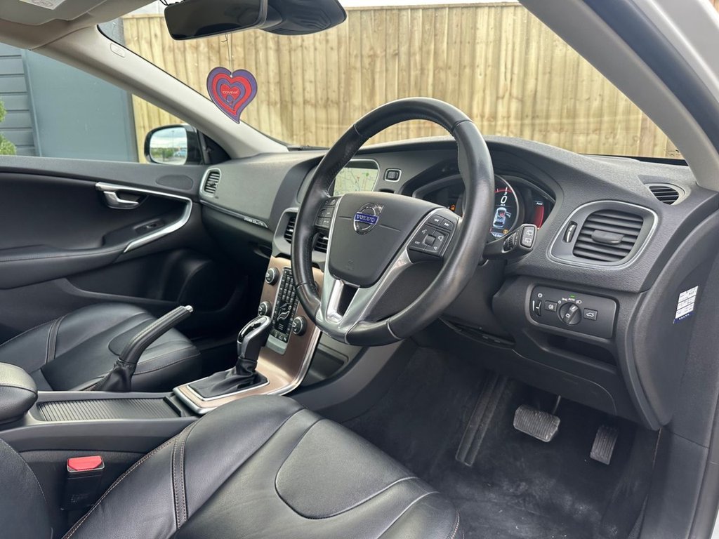 Used Volvo V40 Cross Country 2016 for sale - 76118488: Photo 9