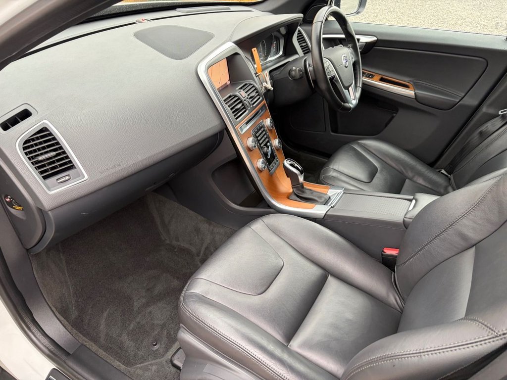 Used Volvo XC60 2016 for sale - 76840989: Photo 11