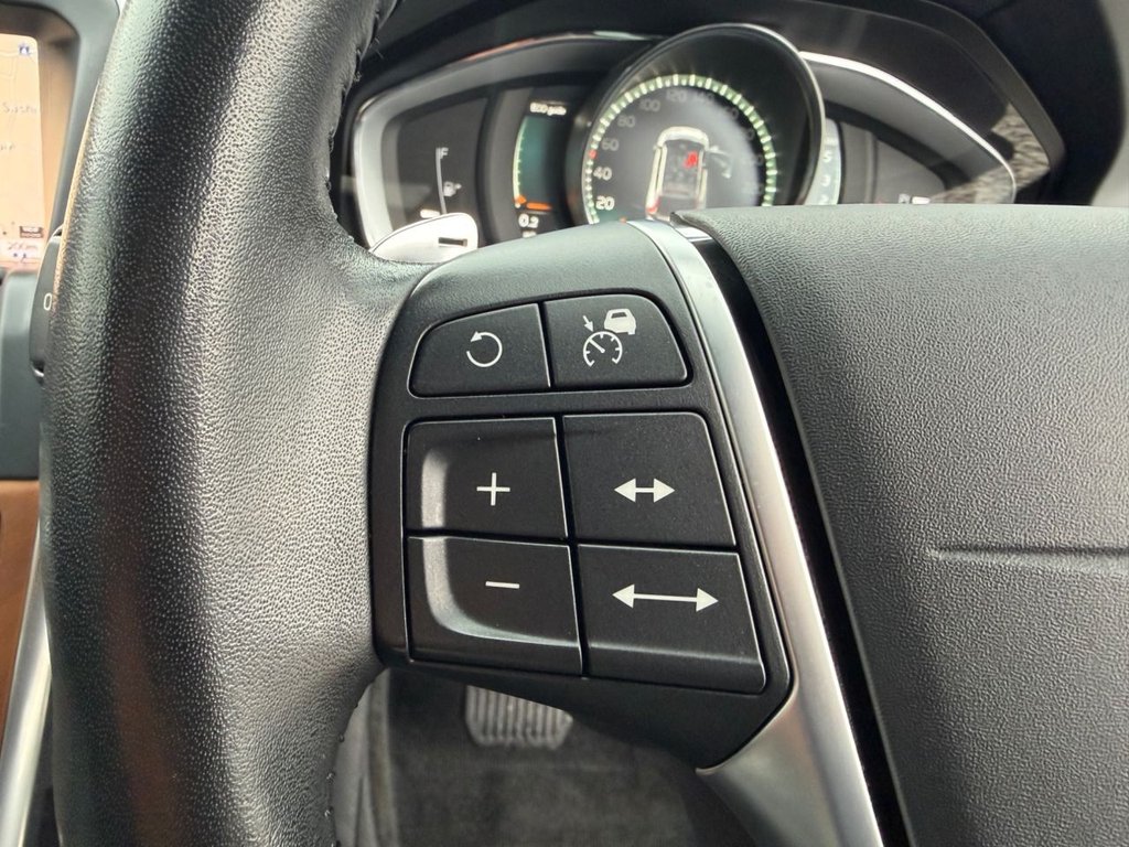 Used Volvo XC60 2016 for sale - 76840989: Photo 21