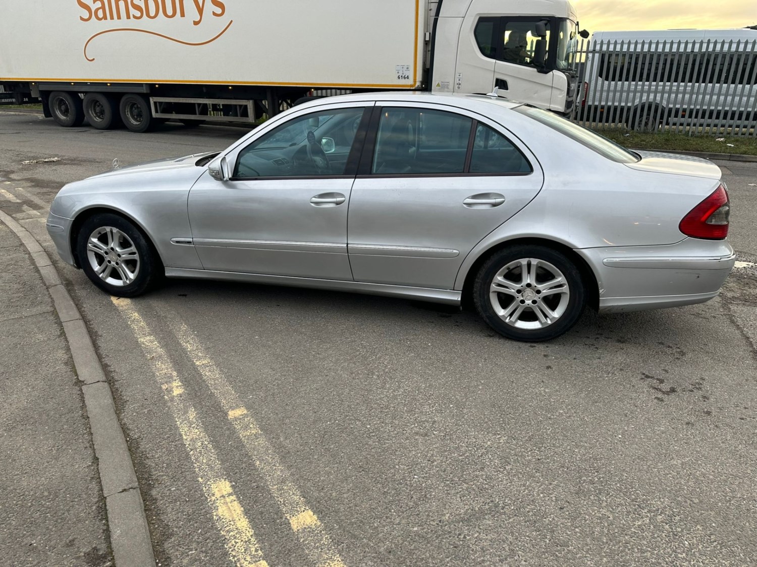 Mercedes-Benz E-Class 2007 (57) - E220 CDI Avantgarde 4dr Tip Auto - Image 4