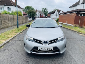 2015 (65) - 1.8 VVTi Hybrid Icon 5dr CVT Auto