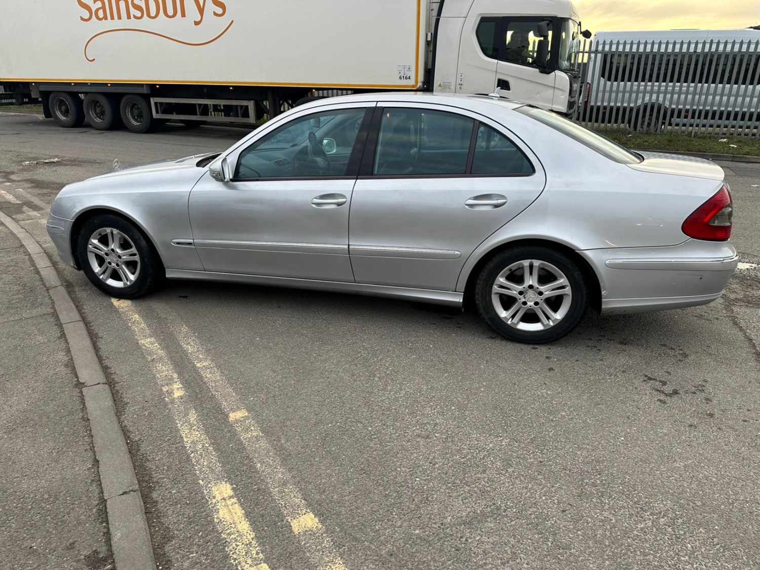 Mercedes-Benz E-Class 2007 (57) - E220 CDI Avantgarde 4dr Tip Auto - Image 3