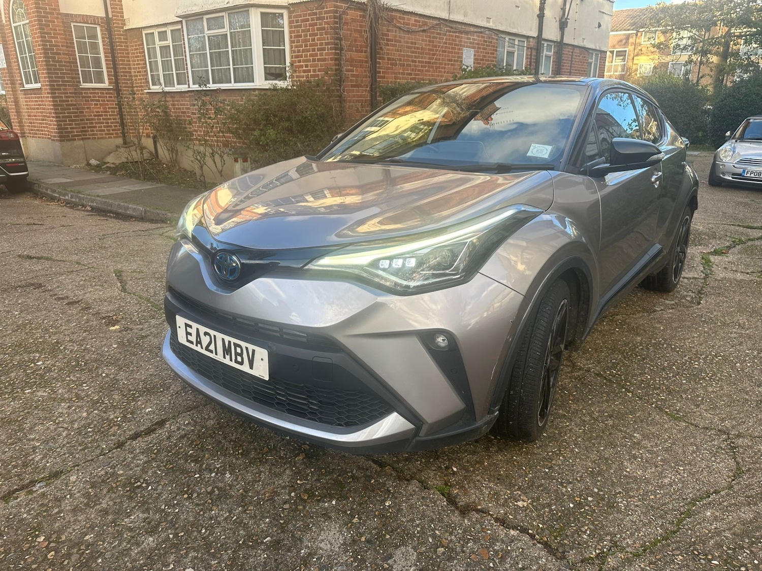 Used Toyota C-HR 2021 for sale - 78056845: Photo 2