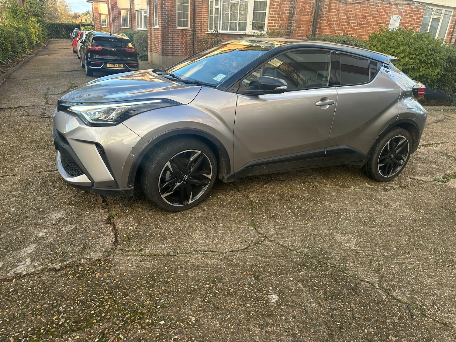 Used Toyota C-HR 2021 for sale - 76940504: Photo 3