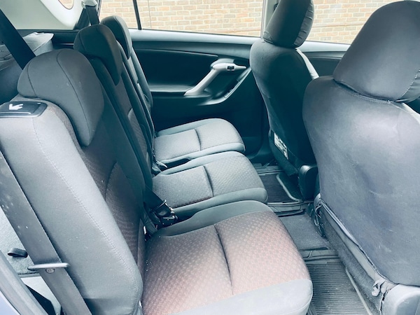 Used Toyota Verso 2010 for sale - 76199615: Photo 11
