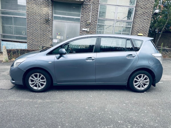 Used Toyota Verso 2010 for sale - 76199615: Photo 3