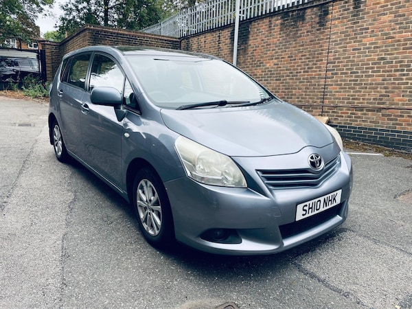 Used Toyota Verso 2010 for sale - 76199615: Photo 9