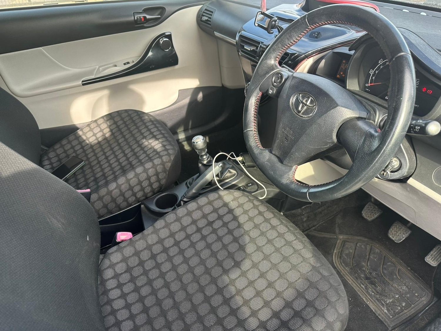 Used Toyota IQ 2012 for sale - 76547995: Photo 13