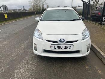 Toyota Prius feature image 1