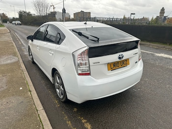 Toyota Prius feature image 3