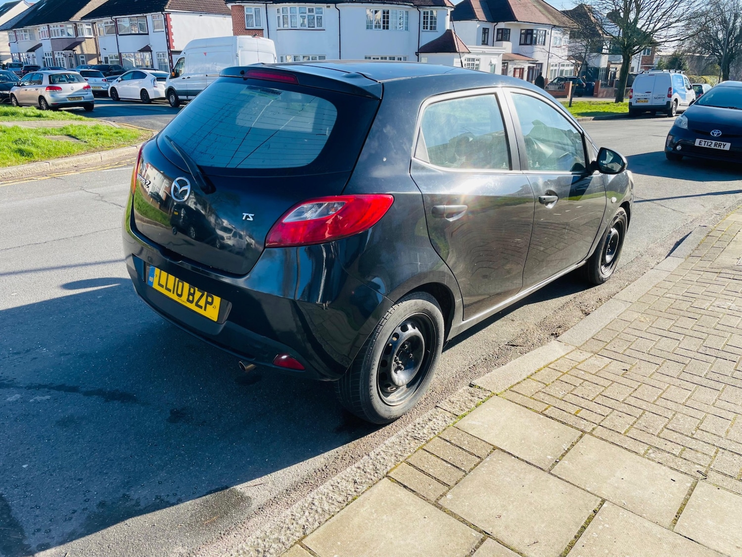 Used Mazda Mazda2 2010 for sale - 76187327: Photo 6