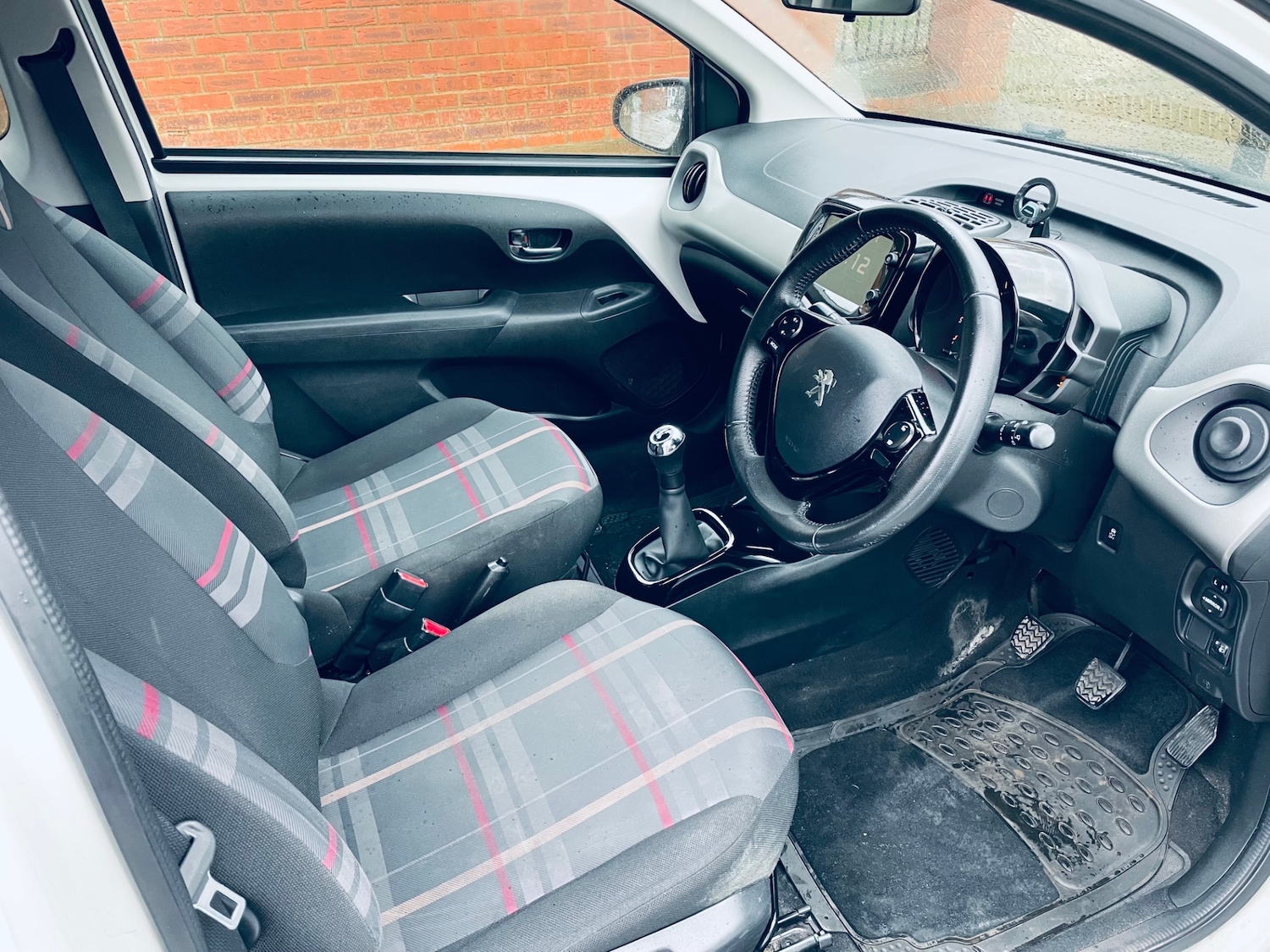 Used Peugeot 108 2015 for sale - 77324710: Photo 9