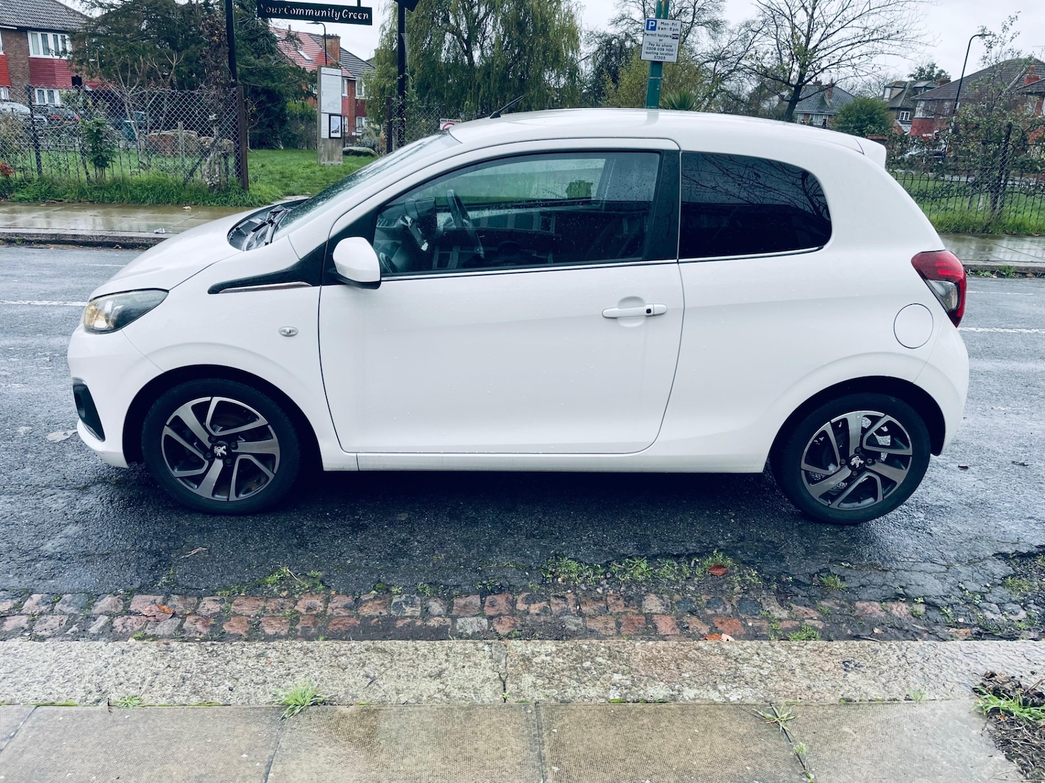 Used Peugeot 108 2015 for sale - 77420308: Photo 3
