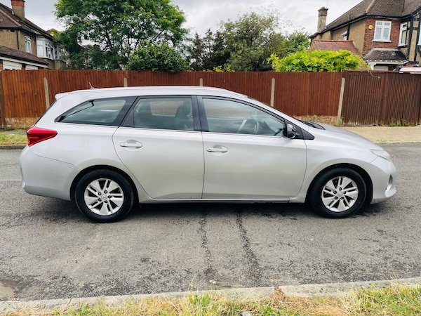 Used Toyota Auris 2015 for sale - 76187296: Photo 8