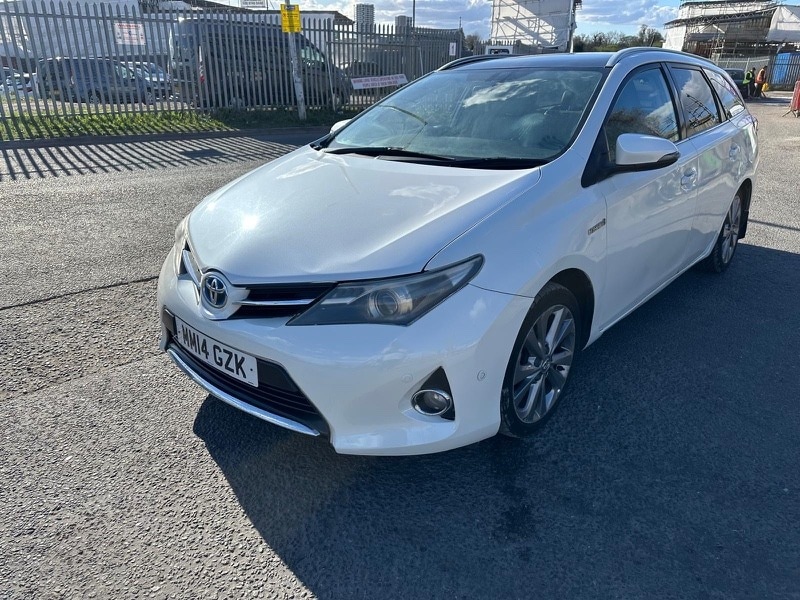 Used Toyota Auris 2014 for sale - 76741594: Photo 2