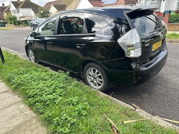 Used Toyota Prius+ 2014 for sale - 75361786: Photo