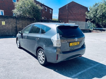 Used Toyota Prius+ undefined for sale - 76521170: Photo