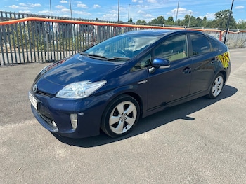 Used Toyota Prius 2015 for sale - 79554017: Photo
