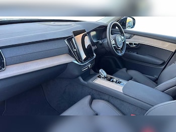 Used Volvo XC90 2025 for sale - 76902669: Photo