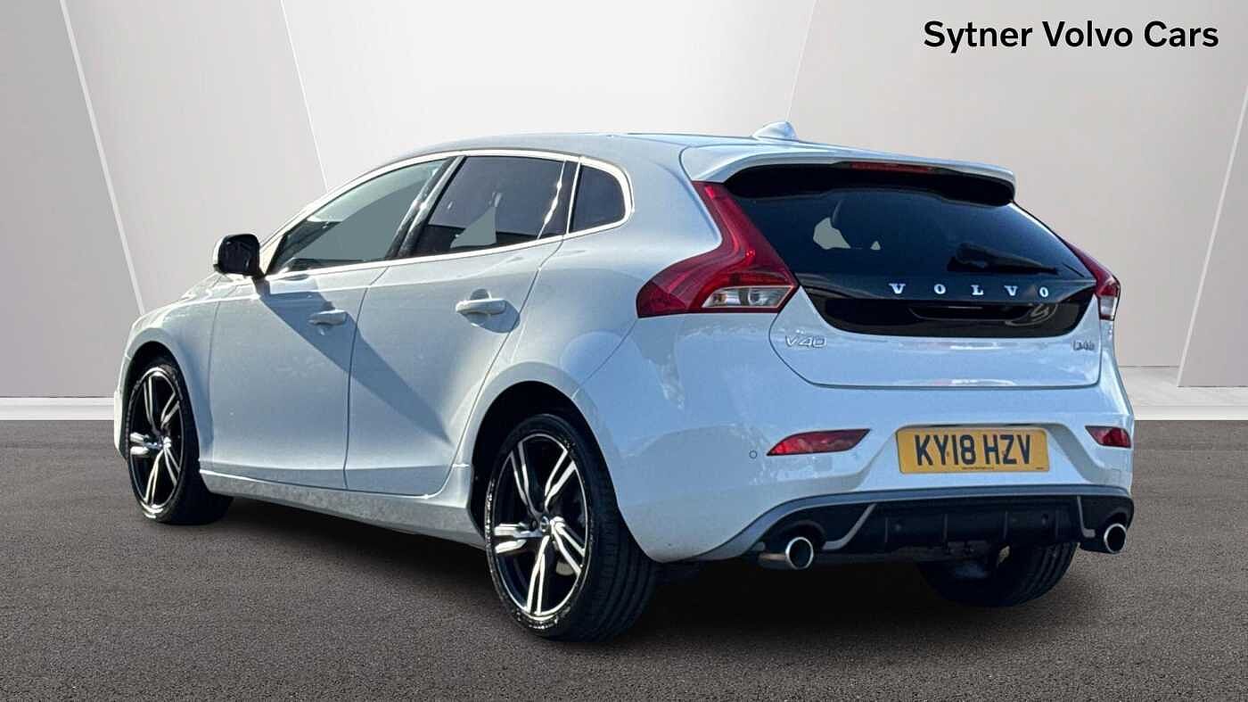 Used Volvo V40 2018 for sale - 76673639: Photo 2