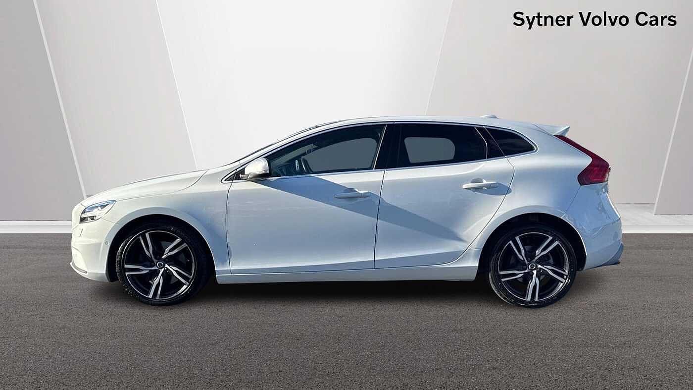 Used Volvo V40 2018 for sale - 76673639: Photo 8