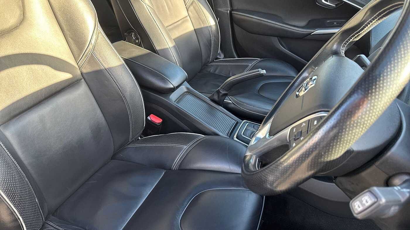 Used Volvo V40 2018 for sale - 76673639: Photo 9