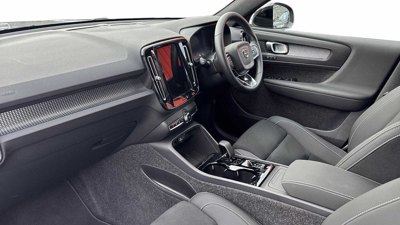 Used Volvo XC40 2025 for sale - 76680675: Photo 4