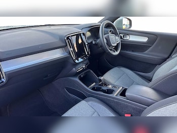 Used Volvo XC40 2023 for sale - 76675747: Photo