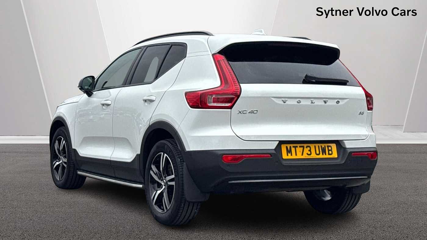 Used Volvo XC40 2023 for sale - 76676160: Photo 2