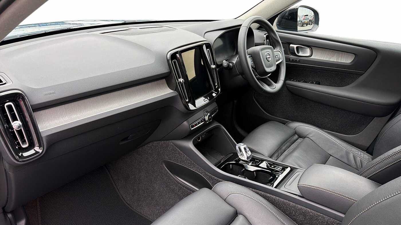 Used Volvo XC40 2025 for sale - 78139267: Photo 4