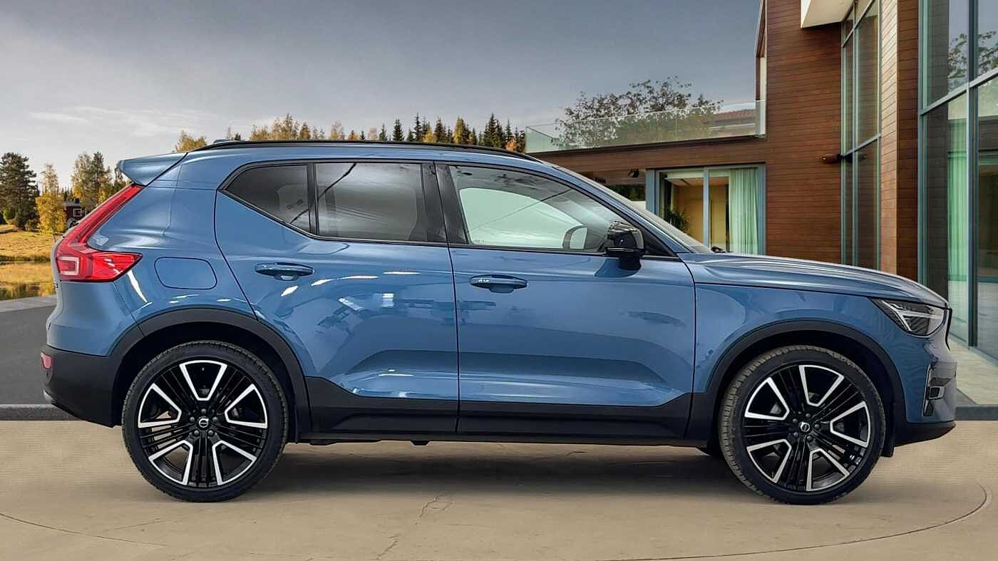 Used Volvo XC40 2024 for sale - 76877837: Photo 2