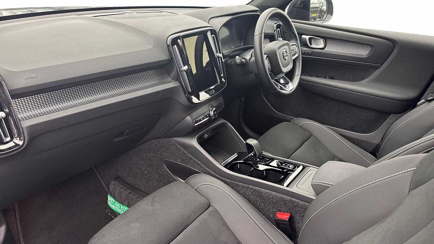 Used Volvo XC40 2025 for sale - 76680317: Photo 4