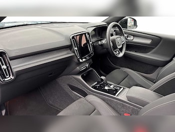 Used Volvo XC40 2024 for sale - 78144658: Photo