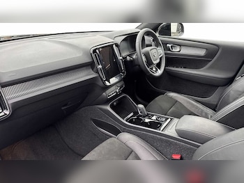 Used Volvo XC40 2022 for sale - 76674650: Photo