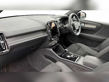 Used Volvo XC40 2025 for sale - 78392506: Photo