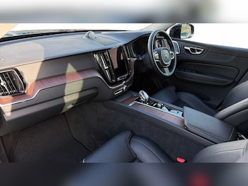 Used Volvo XC60 2024 for sale - 78309763: Photo