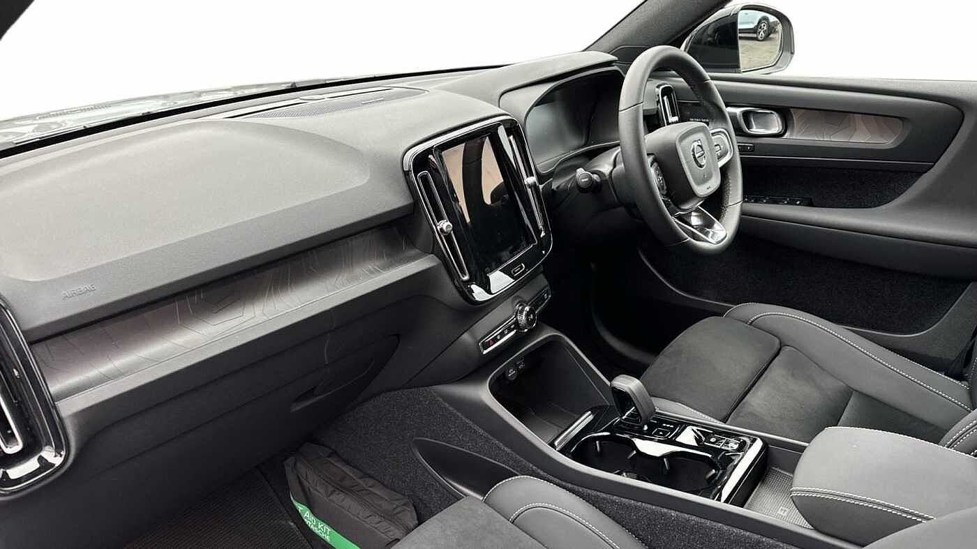 Used Volvo XC40 2023 for sale - 76676548: Photo 4