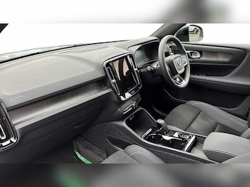 Used Volvo XC40 2023 for sale - 76676548: Photo