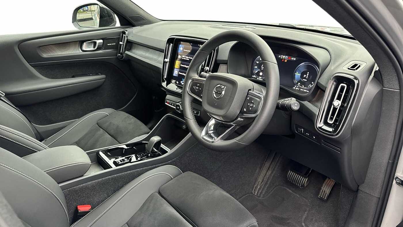 Used Volvo XC40 2023 for sale - 76676548: Photo 5