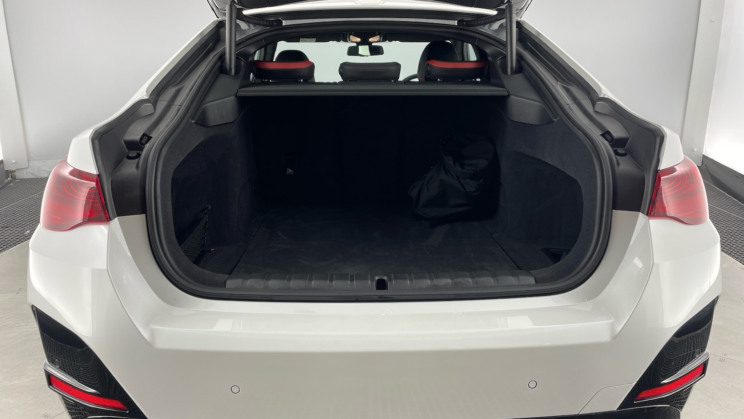 Used BMW i4 2025 for sale - 76426231: Photo 13