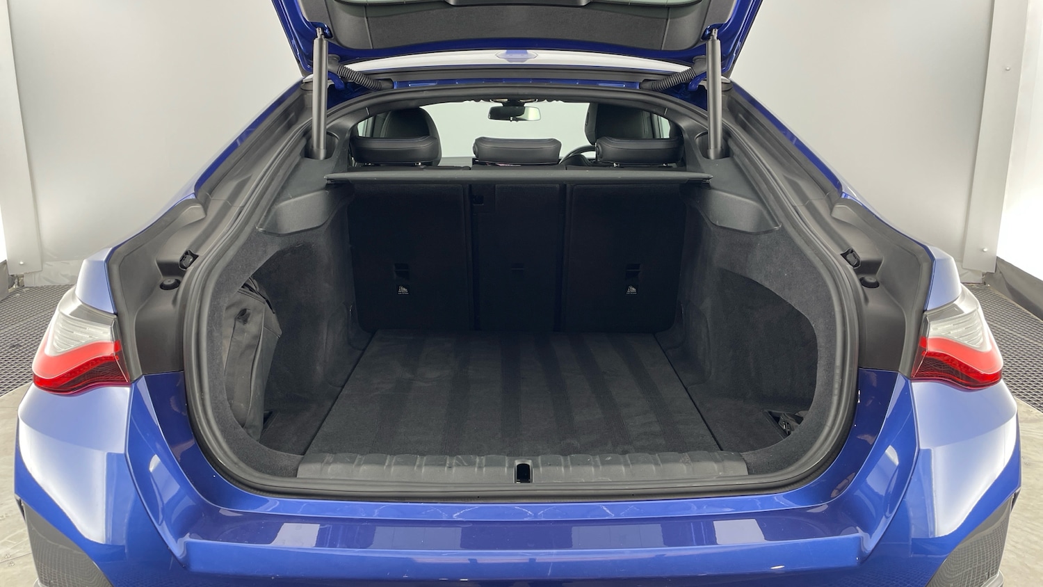 Used BMW i4 2022 for sale - 77663338: Photo 13