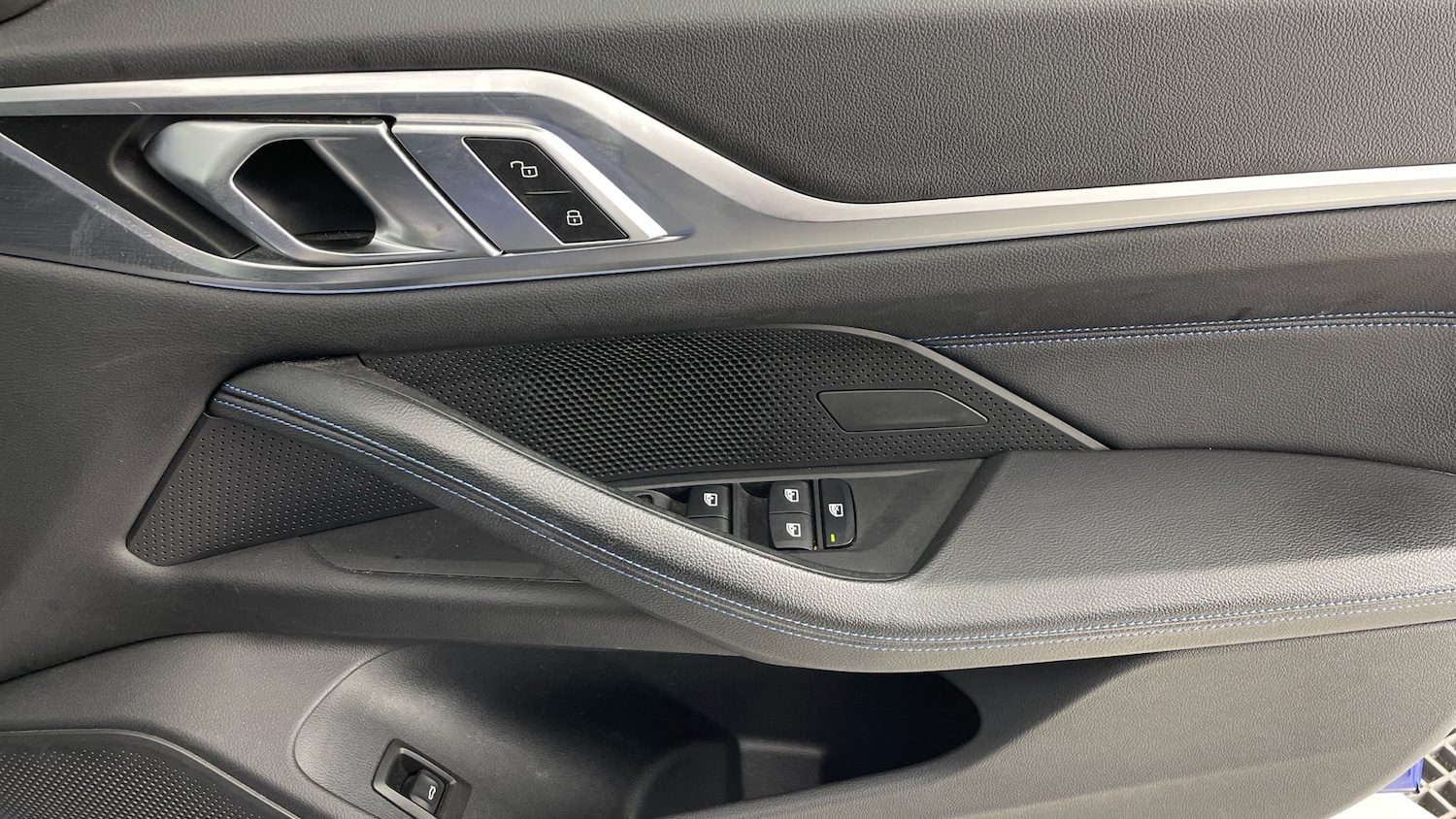 Used BMW i4 2022 for sale - 77663338: Photo 51