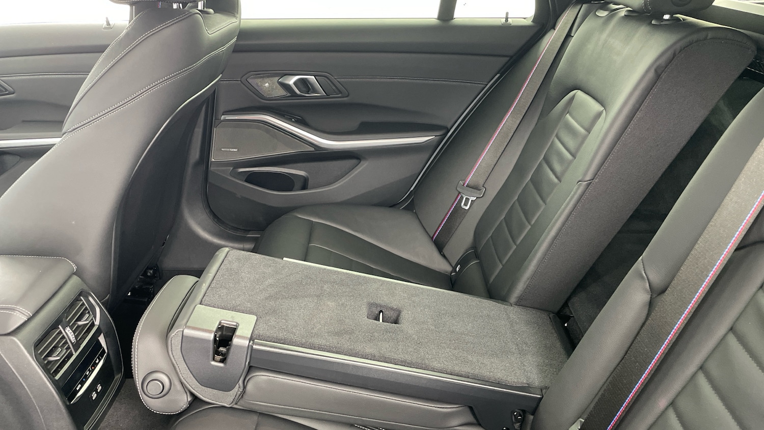 Used BMW 3 Series 2024 for sale - 76637280: Photo 36