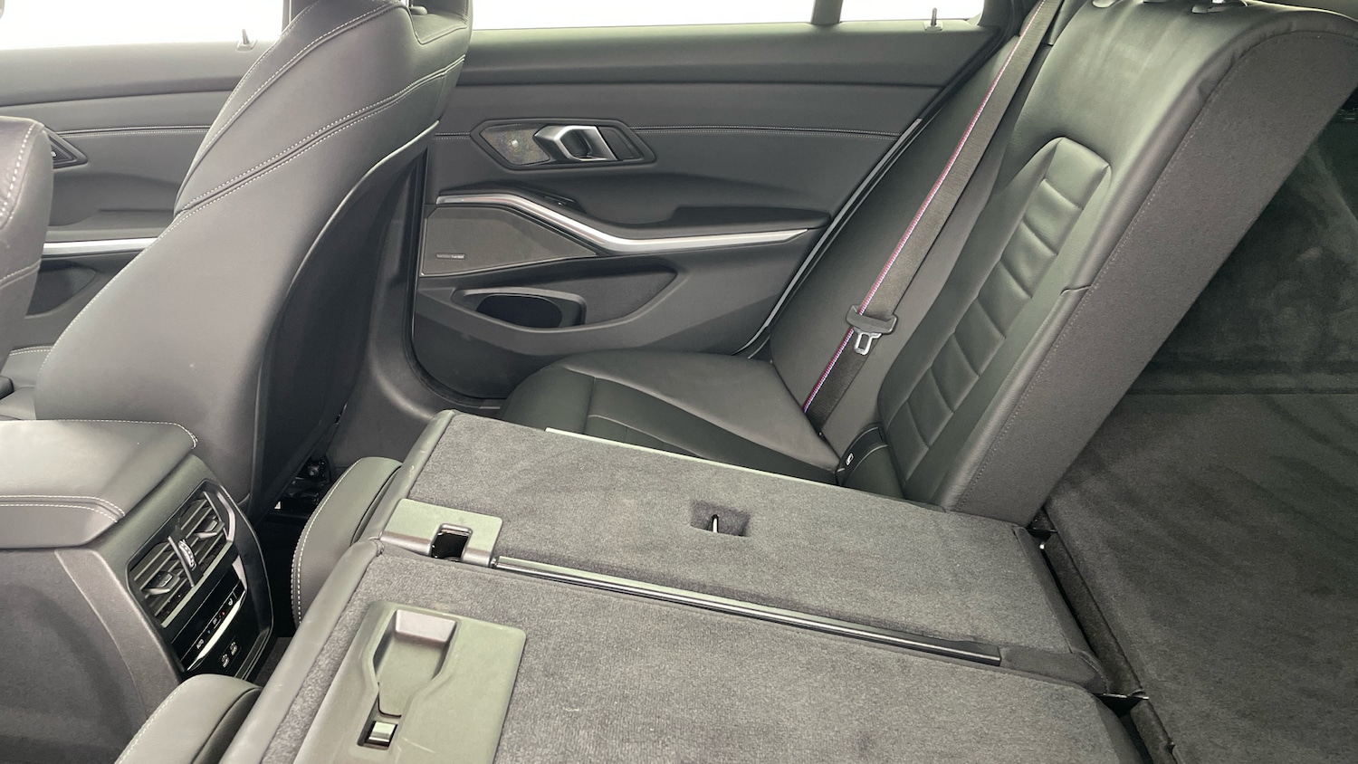 Used BMW 3 Series 2024 for sale - 76637280: Photo 38