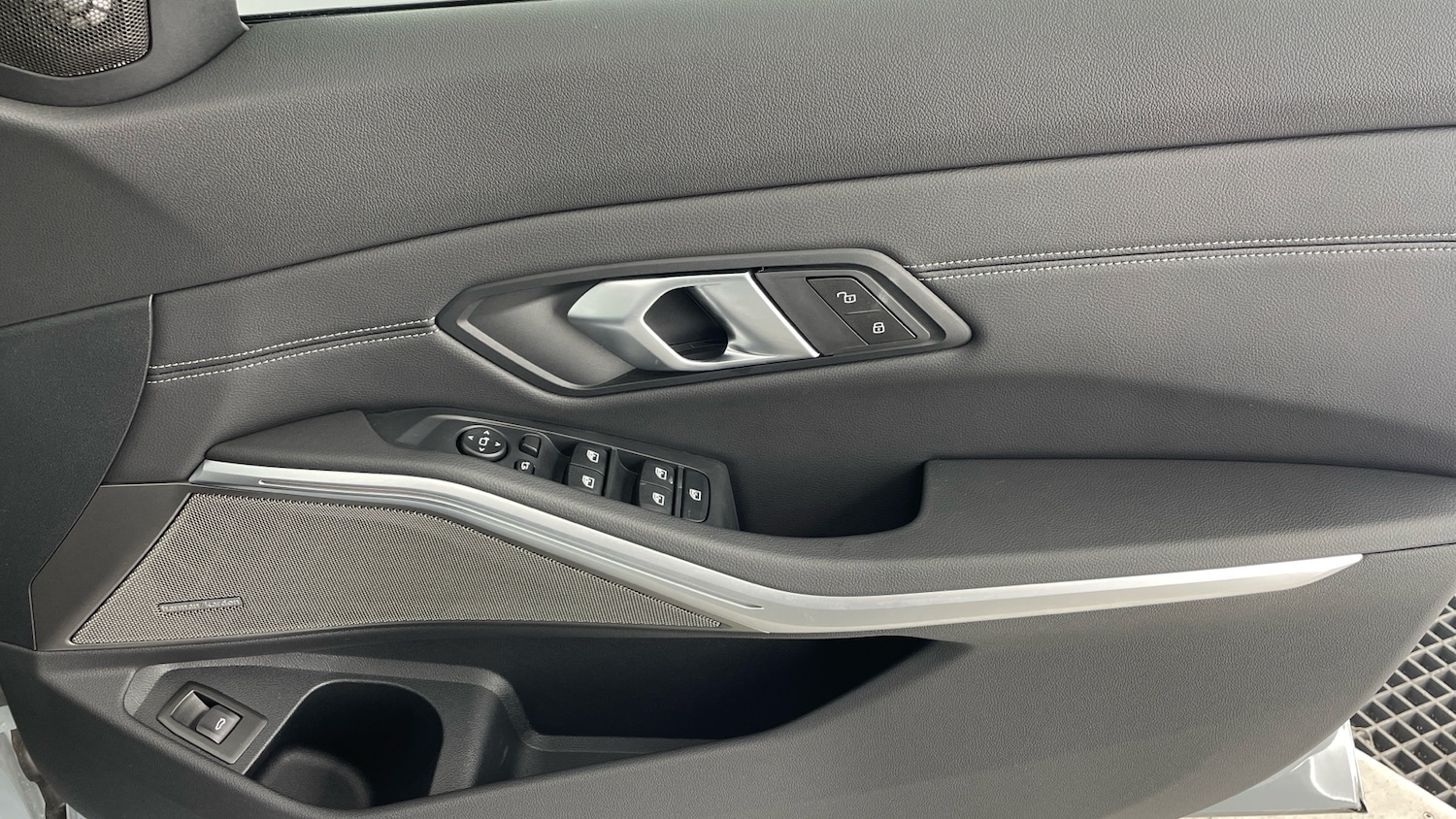 Used BMW 3 Series 2024 for sale - 76637280: Photo 53