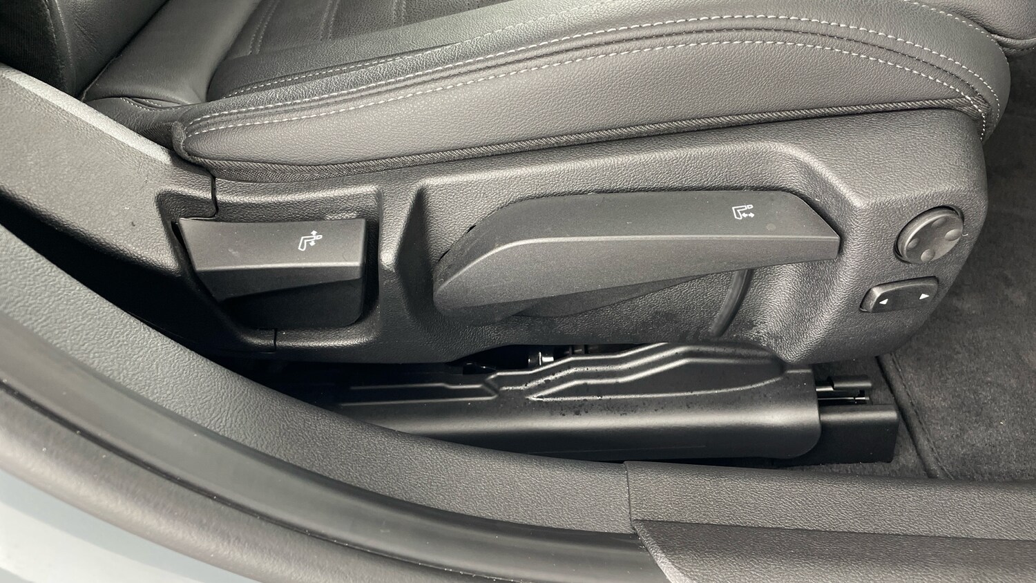 Used BMW 3 Series 2024 for sale - 76637280: Photo 56