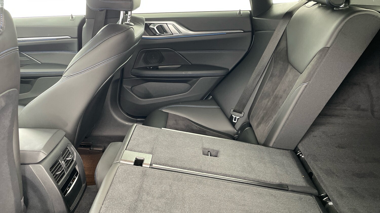 Used BMW i4 2022 for sale - 77406835: Photo 39