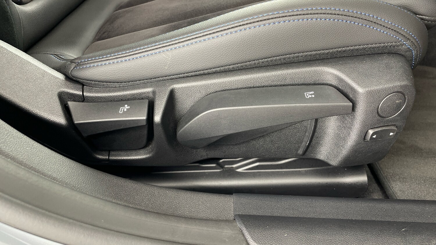 Used BMW i4 2022 for sale - 77406835: Photo 53